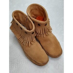Minnetonka‎ Womens Tan Suede Fringe Ankle Boots Moccasin Style Size 6
